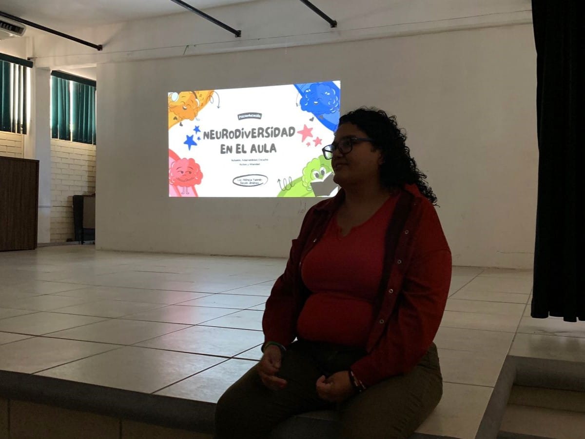 Dirección de Inclusión imparte plática de neurodivergencias a docentes del COBACH