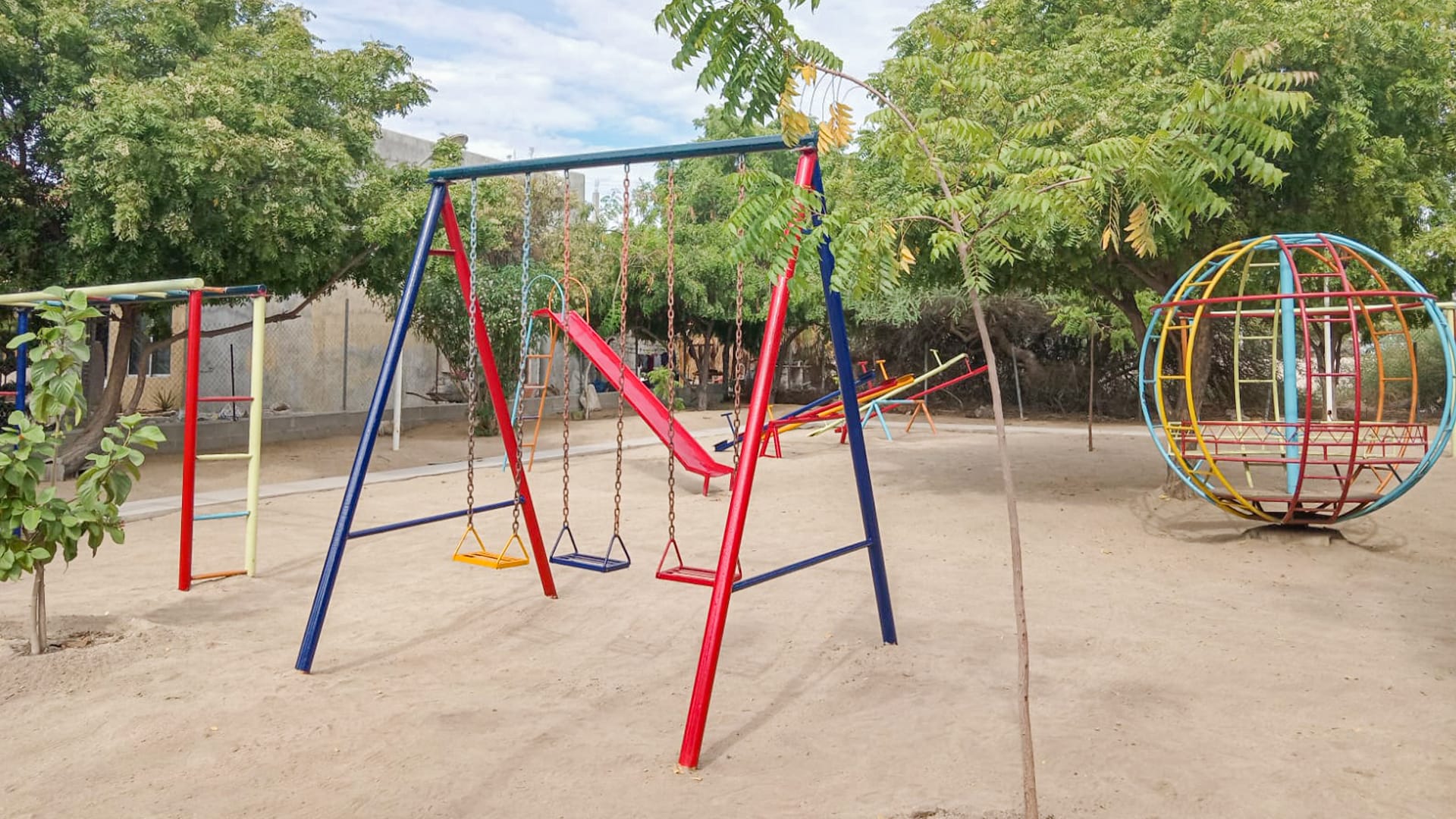 Servicios Públicos Municipales realiza el mantenimiento de 10 parques y espacios públicos
