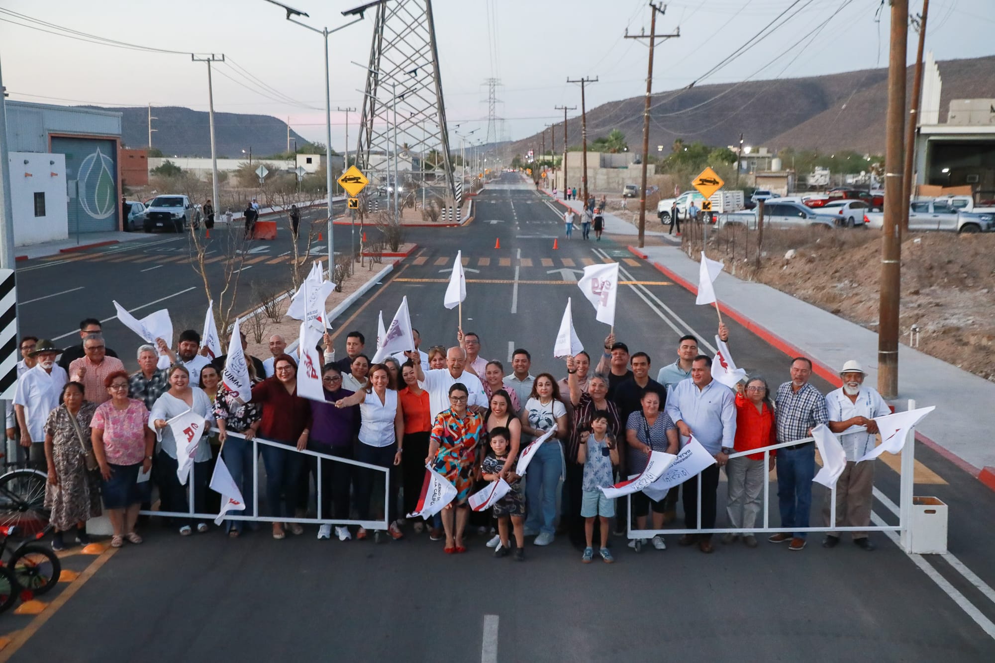 Inauguran Milena Quiroga y Víctor Castro el bulevar Bahía Concepción