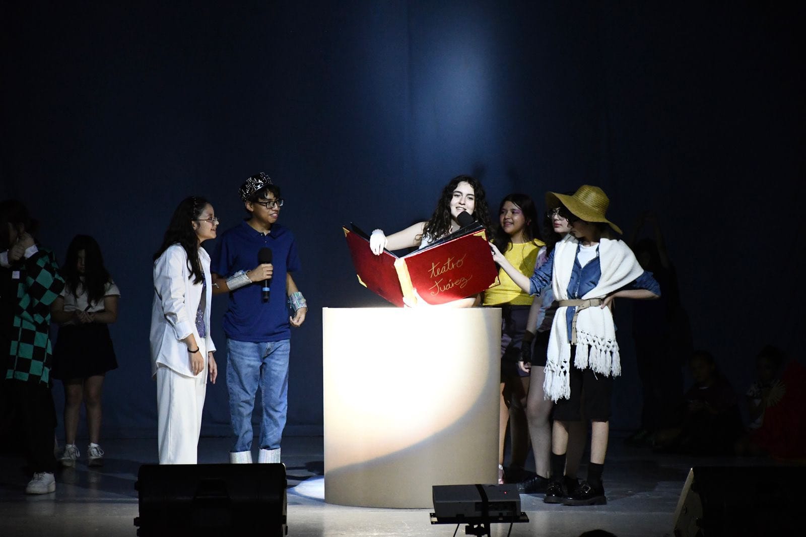 Realizan clausura de cursos de verano en el Teatro Juárez