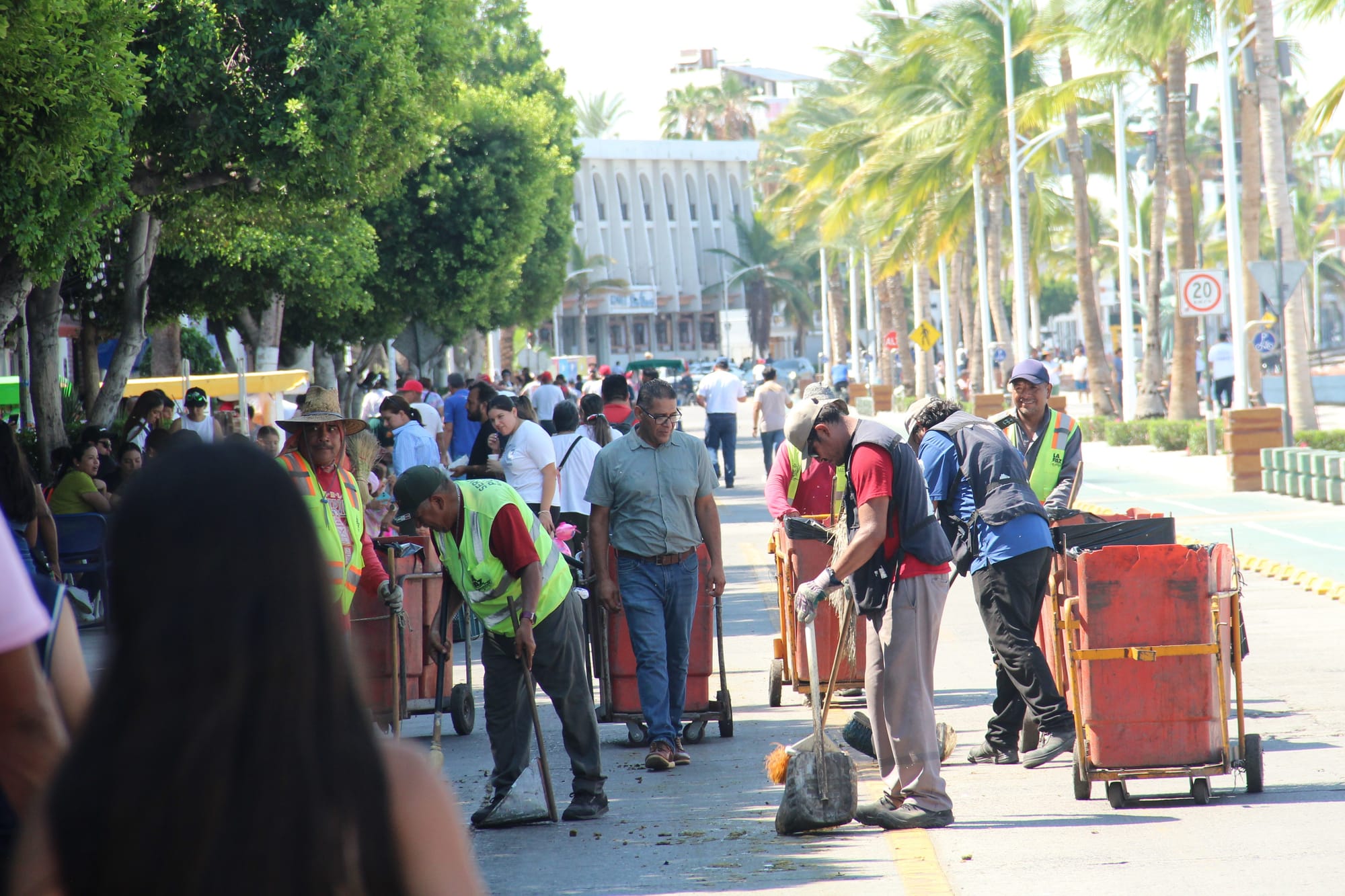 Servicios Públicos de La Paz realiza trabajos de limpieza tras festejos patrios