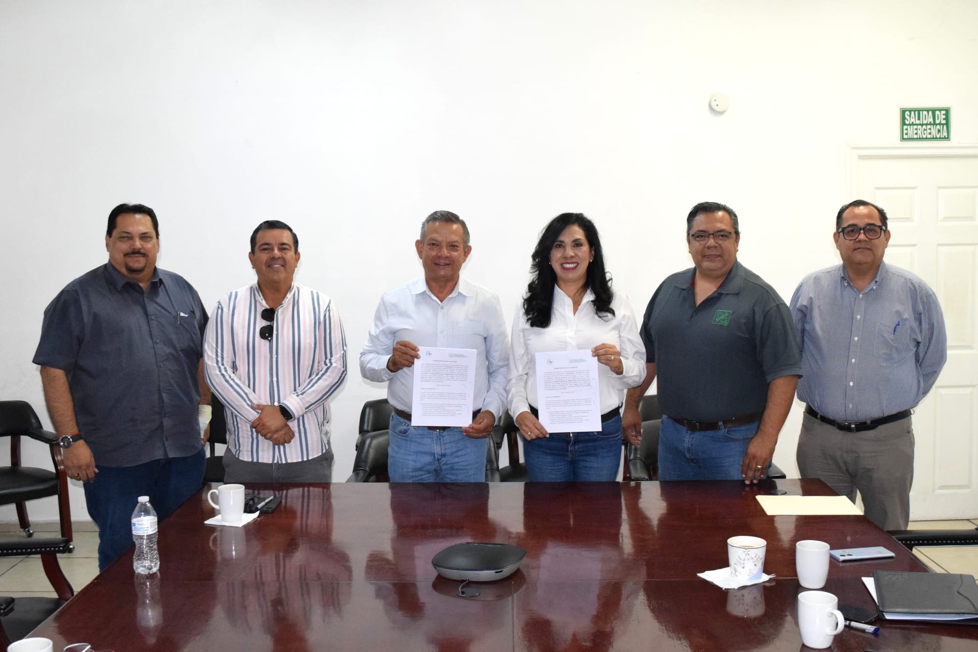 Impulsan OOMSAPAS La Paz y UTLP desarrollo profesional de estudiantes