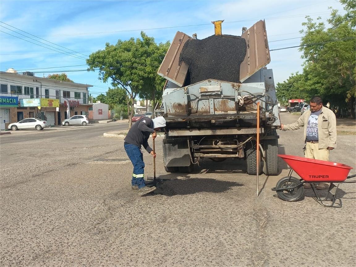 Atiende Ayuntamiento de La Paz más de 700 baches en una semana