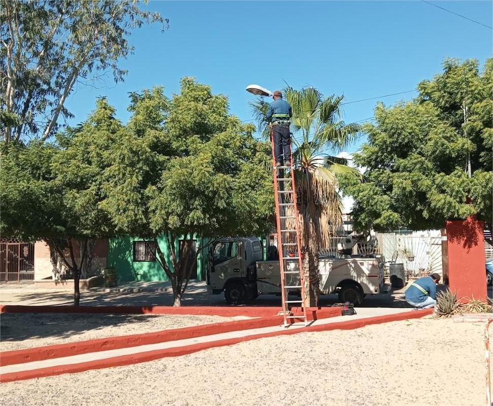Servicios Públicos atiende más de 360 luminarias en La Paz