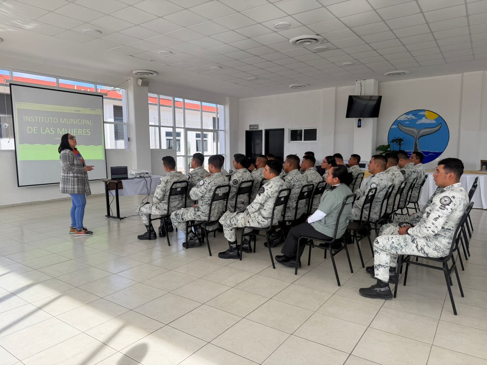 Capacita IMM La Paz a elementos de seguridad en protección de mujeres durante el Carnaval 2026