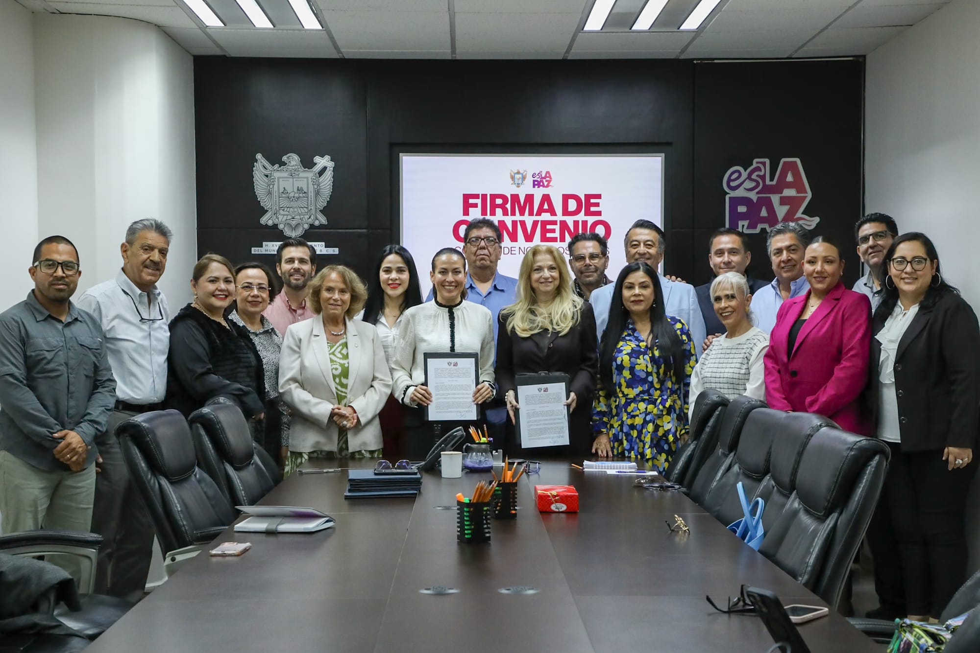 Firma Milena Quiroga convenio con el Colegio de Notarios para fortalecer la certeza jurídica en La Paz