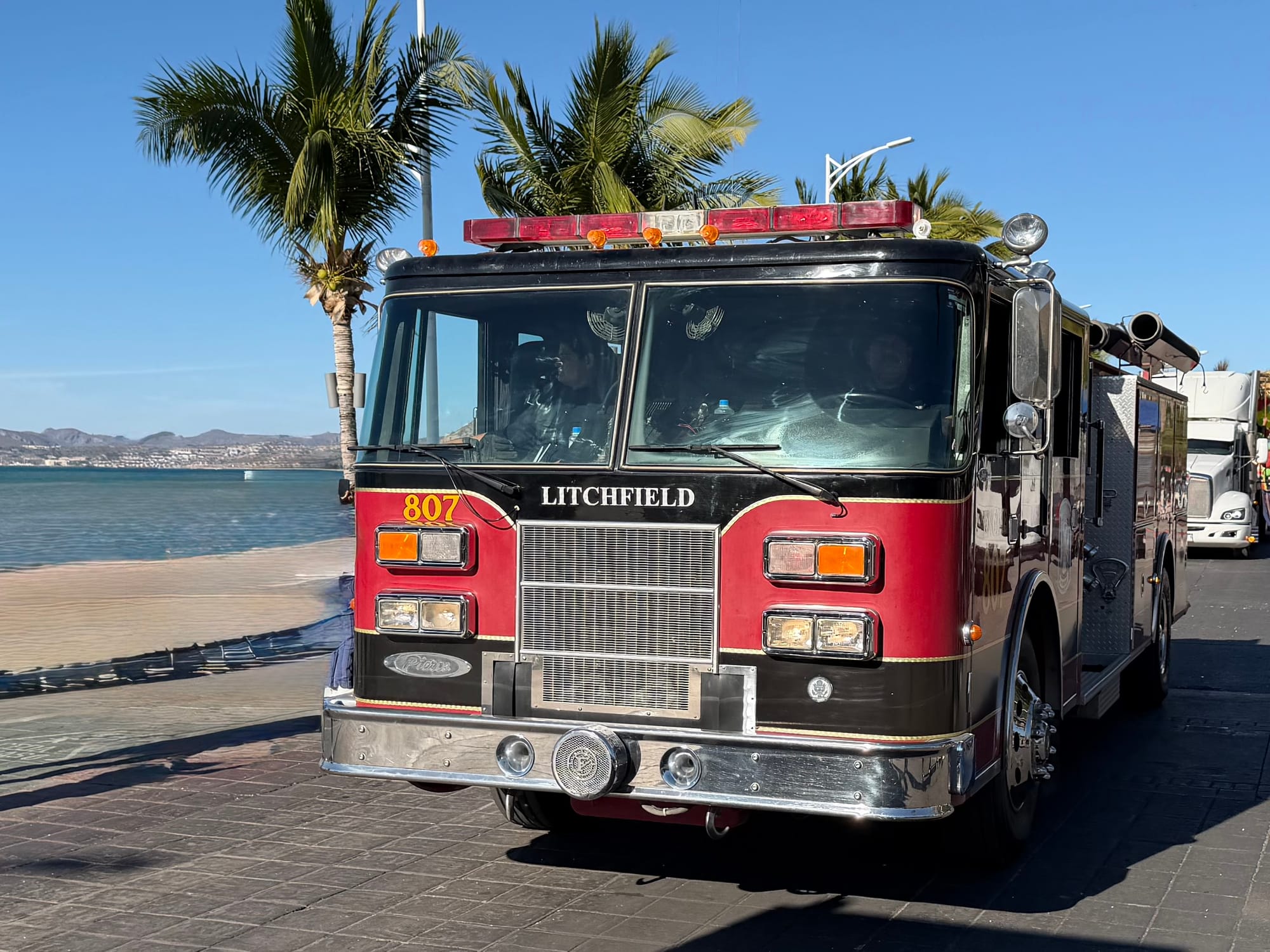 Refuerzan Bomberos de La Paz el parque vehicular con una unidad extintora