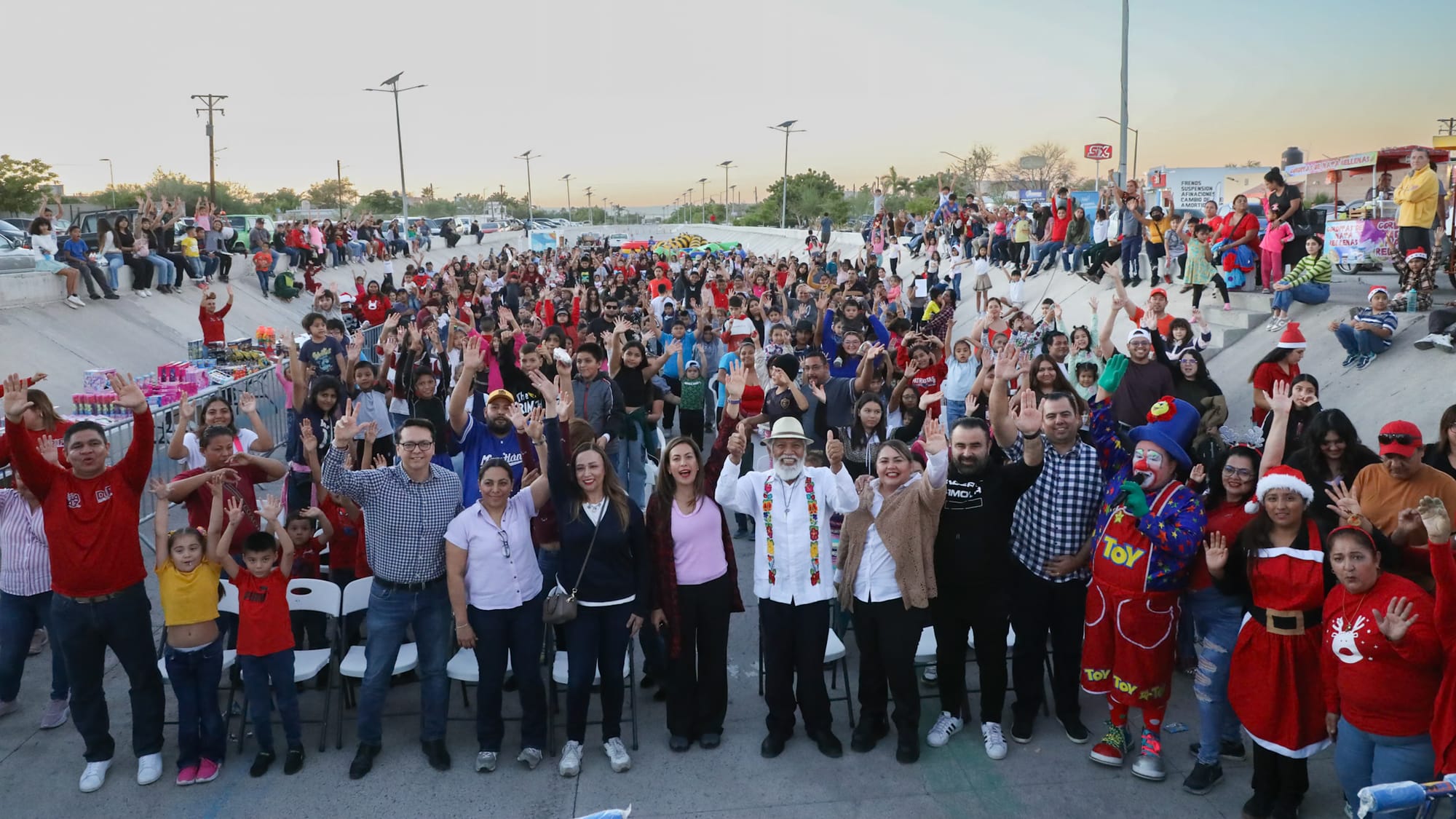 Festeja Milena Quiroga gran posada navideña con más de 400 personas en el Canalecón