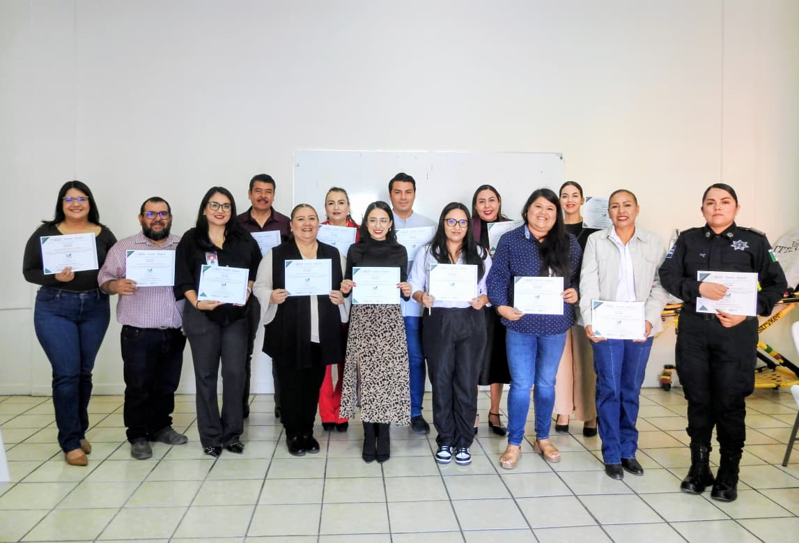 Capacitan a personal municipal de La Paz para mejorar el uso de los recursos públicos