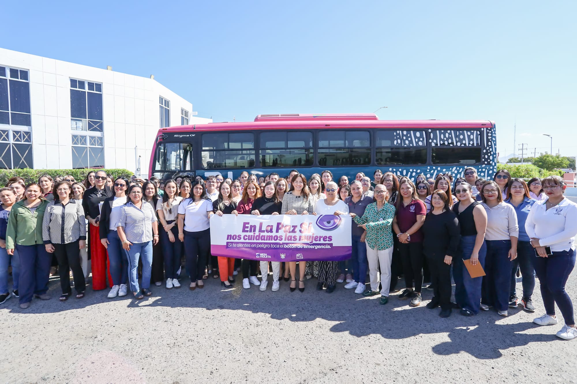 Milena Quiroga activa campaña en transporte público y consolida resultados: 100 mil atenciones a mujeres en La Paz