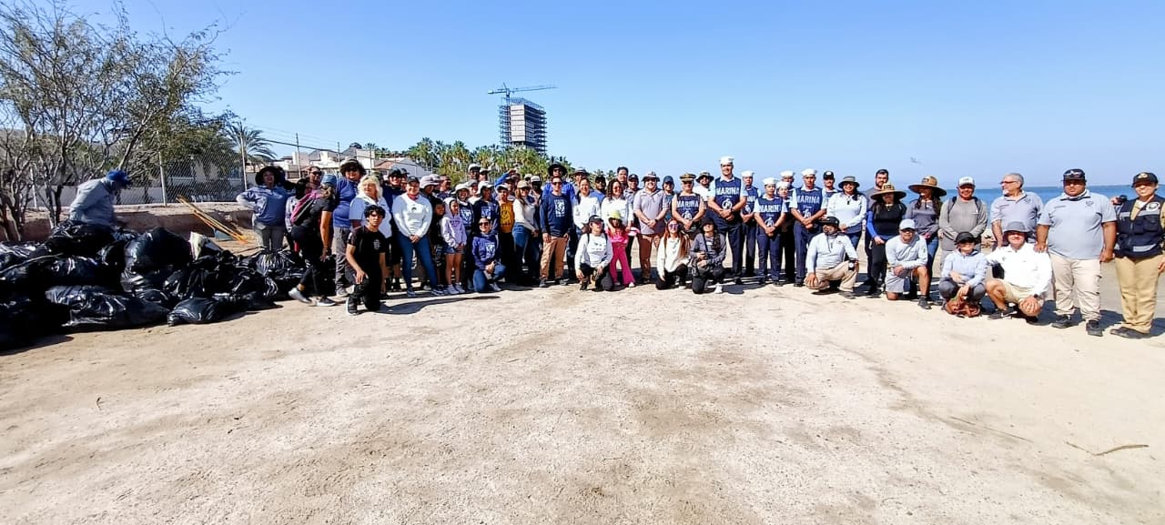 Participa Gobierno Municipal de La Paz en la jornada de limpieza “Ola Azul”