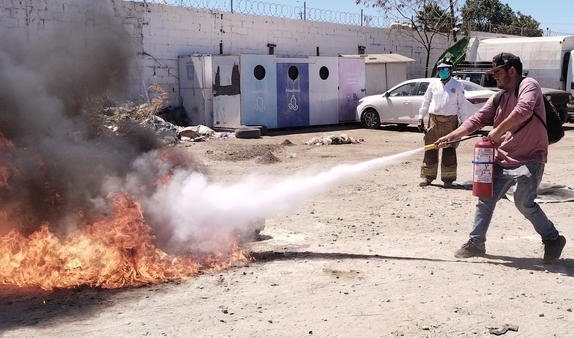 Capacitan al personal de recolección en primeros auxilios y manejo de extintores