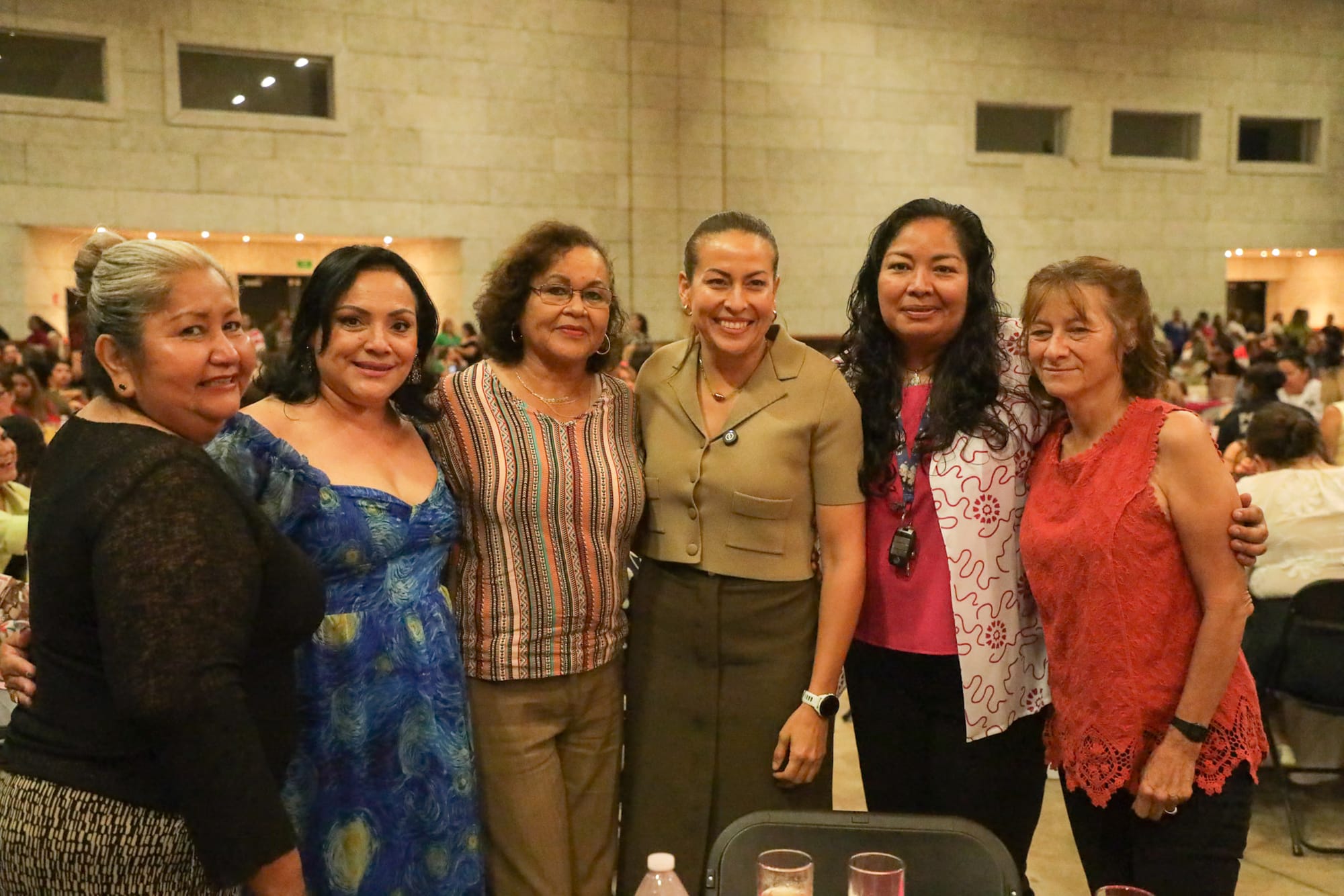 En La Paz sí reconocemos a las mamás los 365 días del año, con apoyos, programas sociales y respaldo total: Milena Quiroga