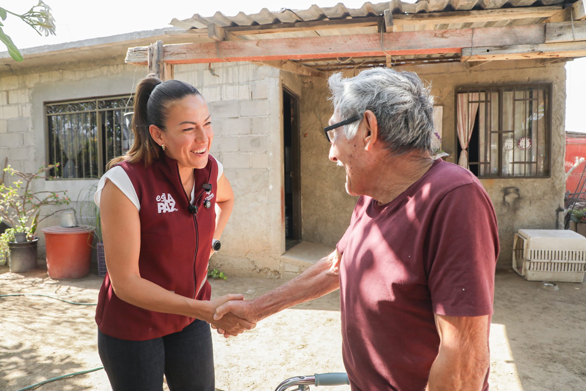 En La Paz sí tenemos agua: Milena Quiroga visita hogares en El Mezquitito para constatar el servicio