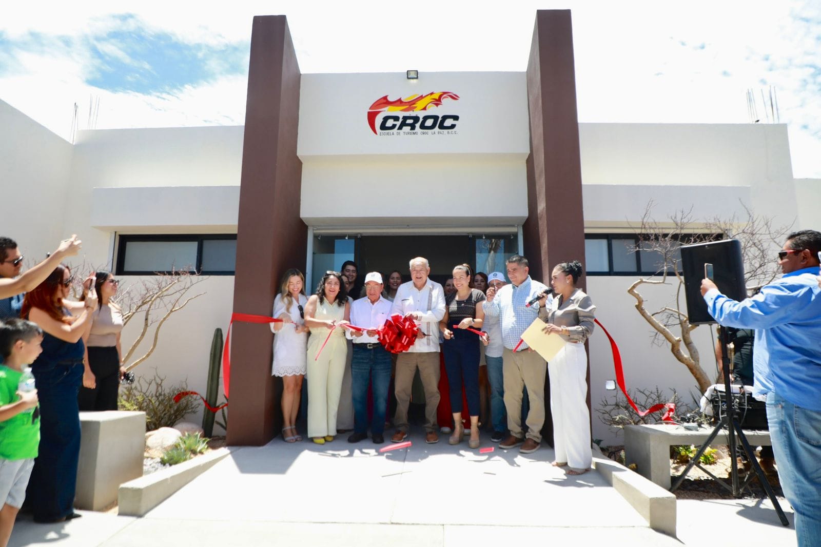 Participa Milena Quiroga en inauguración de la Escuela de Turismo de la CROC en La Paz