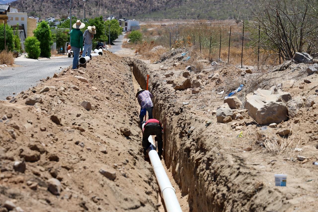 Inician Ayuntamiento y OOMSAPAS La Paz obra para mejorar la presión de agua en Vista Real y Arcoíris III