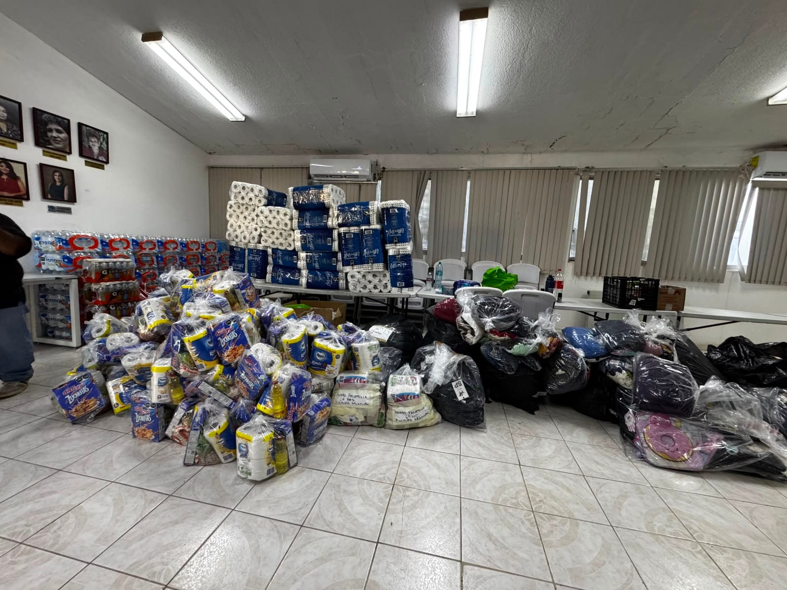 Ayuntamiento de La Paz entrega primer cargamento de ayuda a familias afectadas por incendio en San José de Comondú