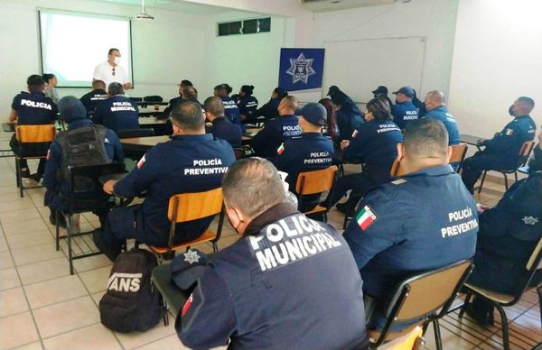 Capacitan a policías municipales
en la mediación de conflictos