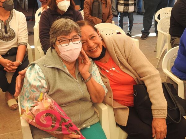 Reconoce Ayuntamiento a las
comerciantes de los Mercados