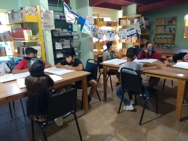 Imparten Taller de Primavera en biblioteca de El Centenario