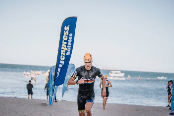 Con gran éxito se celebró el
“Triatlón Sprint La Paz 2022”