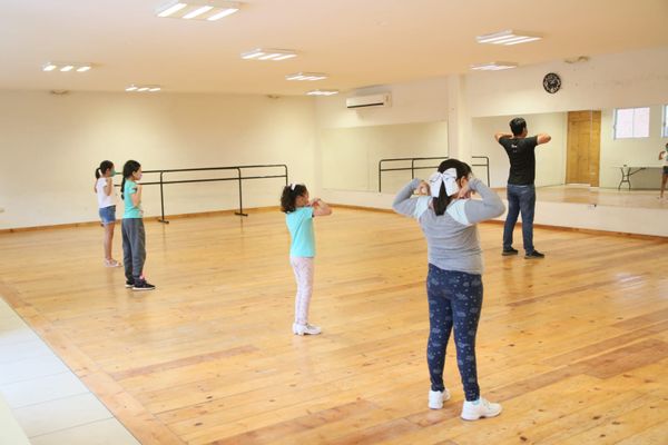 Arrancan Curso Integral de
Iniciación Artística en La Paz