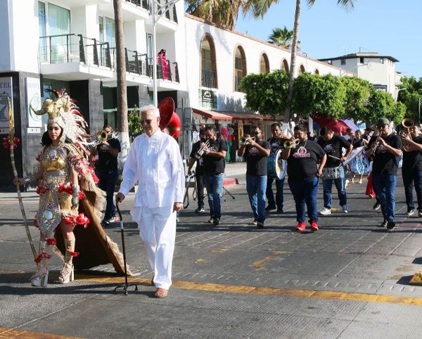Gran cierre de la primera semana de Fiestas de Fundación de La Paz