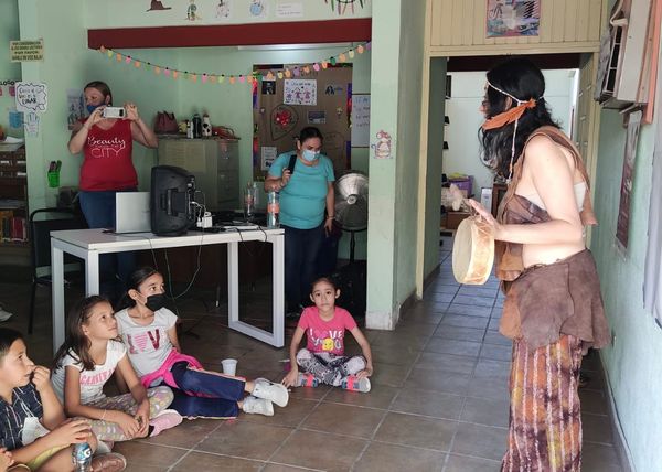 Presentó atractivo proyecto escénico la actriz Úrsula Tania Mansur en La Paz