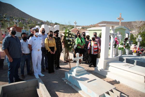 Conmemoran aniversario luctuoso de la Profesora Virginia Peralta