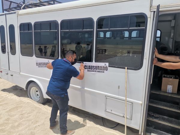 Clausura Comercio Municipal local de venta de alcohol en playa de Todos Santos