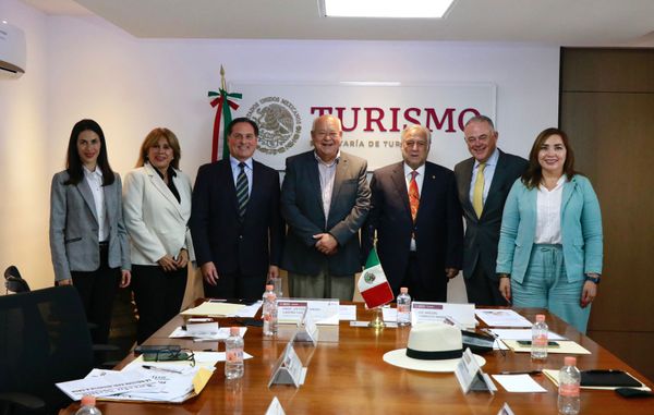 Buscan impulsar turismo en La Paz fortaleciendo la conectividad aérea