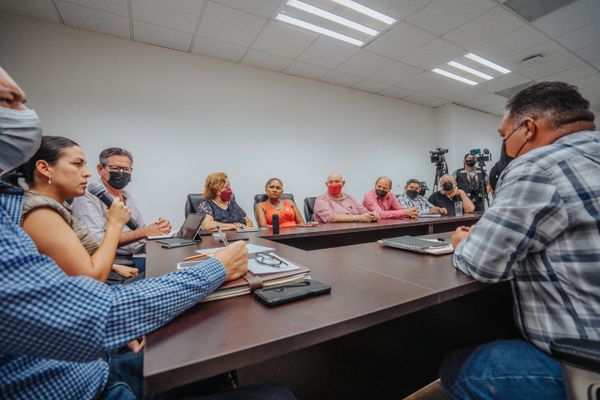 Dialoga Alcaldesa con piperos para que reanuden su servicio