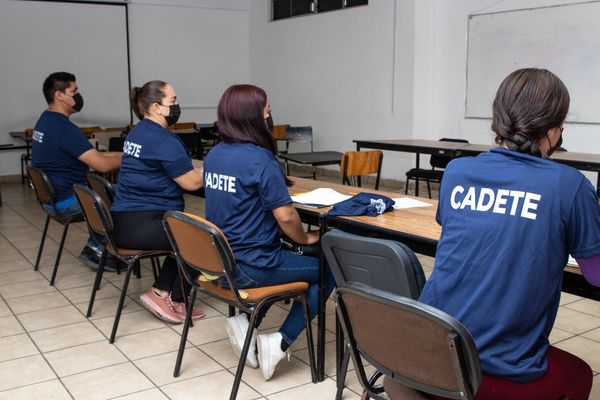 Primer grupo de cadetes de la Policía Municipal de La Paz participan en el curso de Formación Inicial en la Academia Estatal.