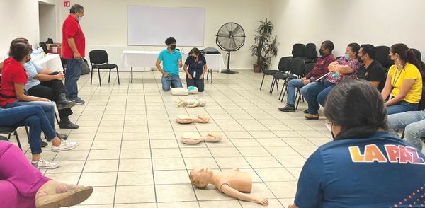 Imparten Curso de Reanimación Cardiopulmonar a personal de DIF La Paz