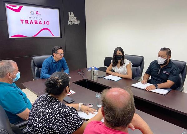 Instalan mesa de trabajo con prestadores de servicios turísticos del Malecón