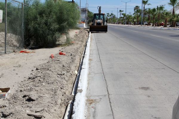 OOMSAPAS La Paz realiza obra para resolver el servicio de abastecimiento en colonia Campestre