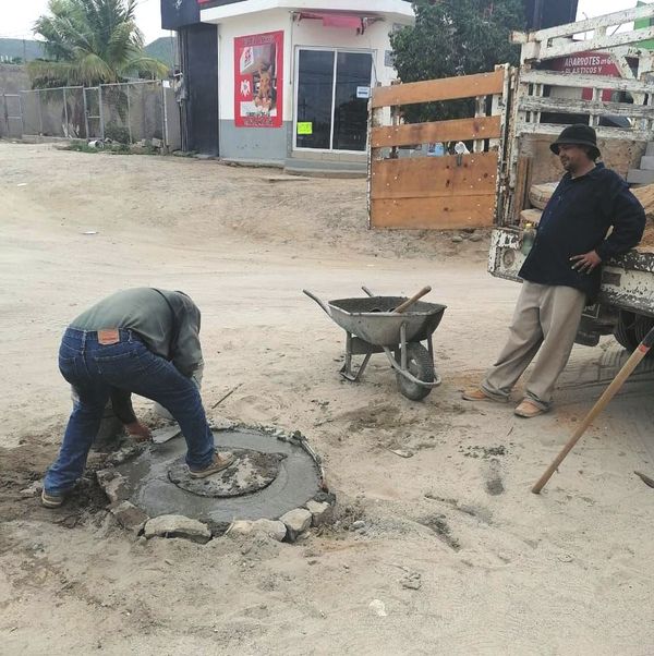Rehabilita OOMSAPAS La Paz alcantarillas en colonia Tabachines