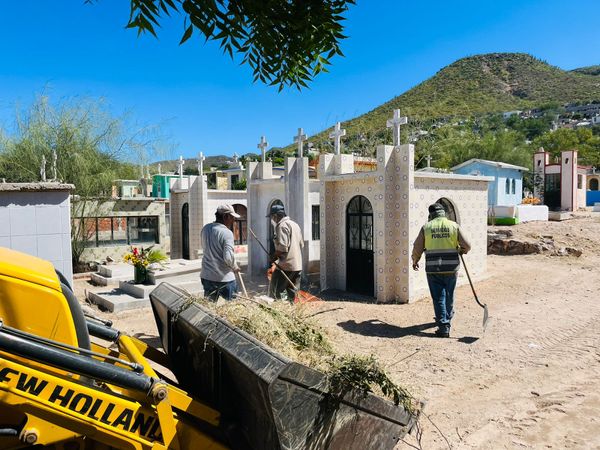 En condiciones los panteones municipales para recibir a visitantes el Día de Muertos