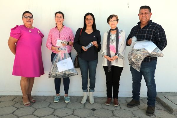 Entregará DIF La Paz anteojos de lectura en jornadas multidisciplinarias