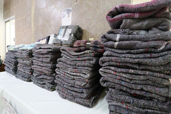 Lanza DIF Municipal La Paz su campaña “Cobijatón 2022”