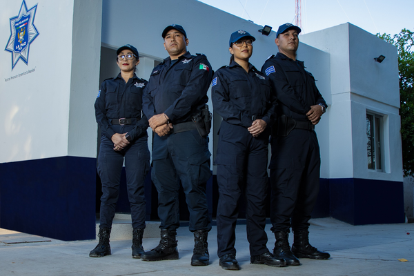 La Policía Auxiliar invita a contratar sus servicios de vigilancia.