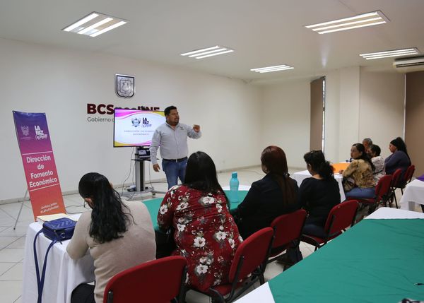 Recibieron 910 empresarios capacitaciones del Ayuntamiento sobre negocios y finanzas