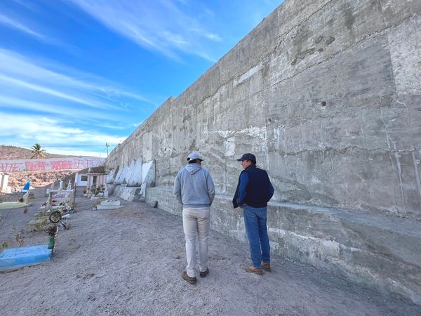 Concluye obra del muro de contención en el panteón de Los San Juanes