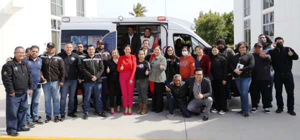 Entrega Alcaldesa ambulancia a Protección Civil Municipal