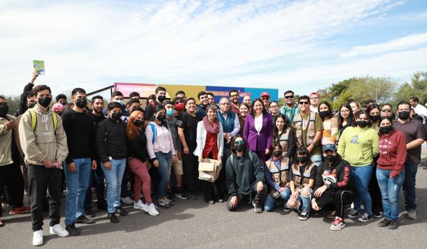 Entrega Alcaldesa contenedor de “Ruta Cero” en la UABCS