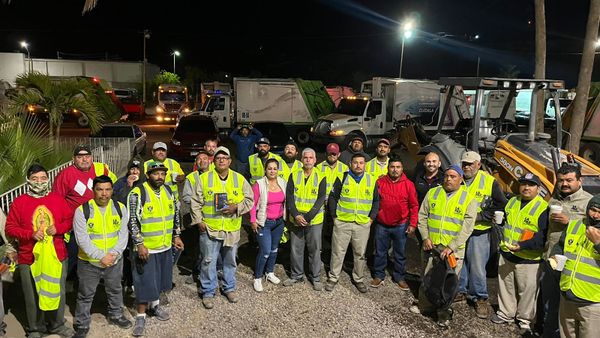 Entrega Servicios Públicos material operativo al personal de recolección