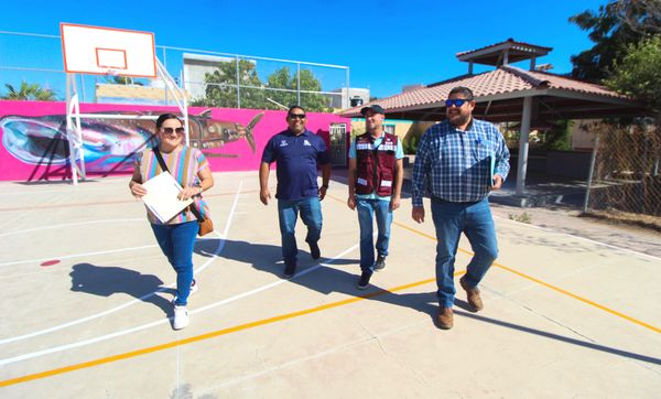 Recibe DMD cancha para impulsar el deporte en la niñez y juventud paceña