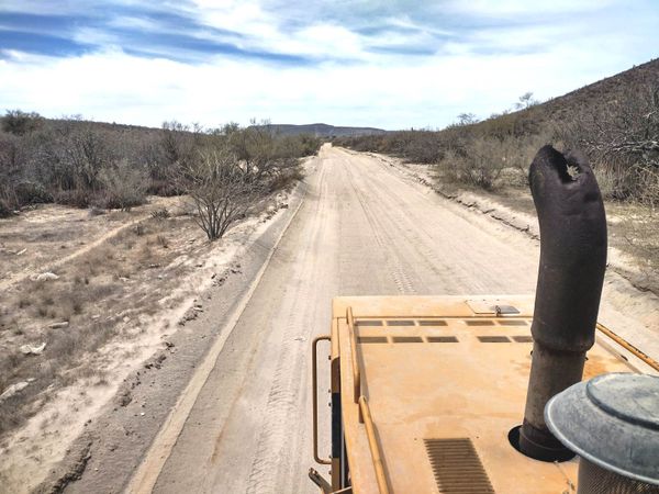 Rehabilitan 8 kilómetros de caminos vecinales de la comunidad Los Planes