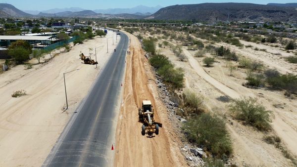 Supervisa Alcaldesa avance en la obra del Parque Lineal en La Paz, de SEDATU