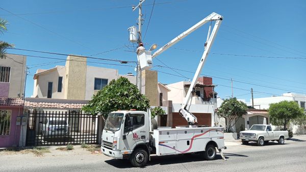 Rehabilita Servicios Públicos 144 luminarias en la ciudad y zona rural